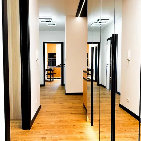 Modern 4bd, Balcony, Family * Wrocław