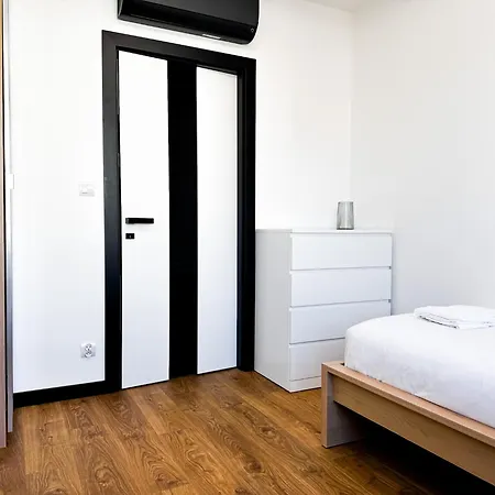 Modern 4bd, Balcony, Family Apartman Wrocław