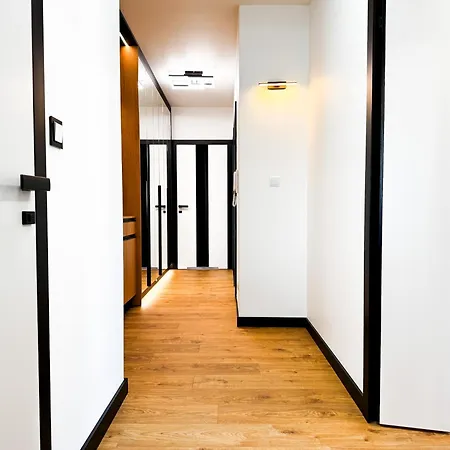 Appartement Modern 4bd, Balcony, Family *