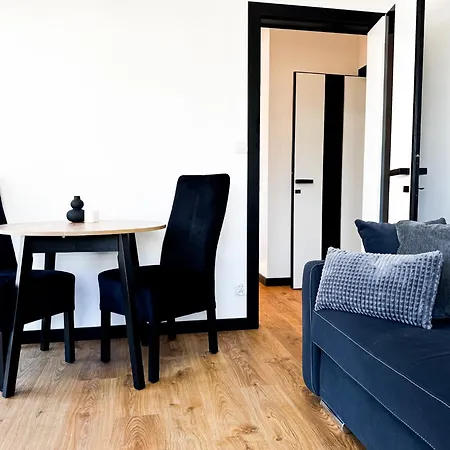 Modern 4bd, Balcony, Family